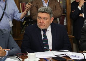 Diputado Venegas propone liberar de su deuda con Isapres a usuarios