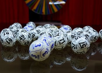 75% de los chilenos seguiría trabajando si se ganara la lotería