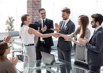 57% de los trabajadores nacionales comenzaron trabajando en algo distinto a lo estudiado