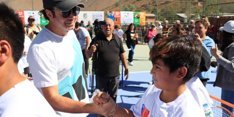 Nicolás Massú y Hans Gildemeister realizarán clínicas sociales de tenis