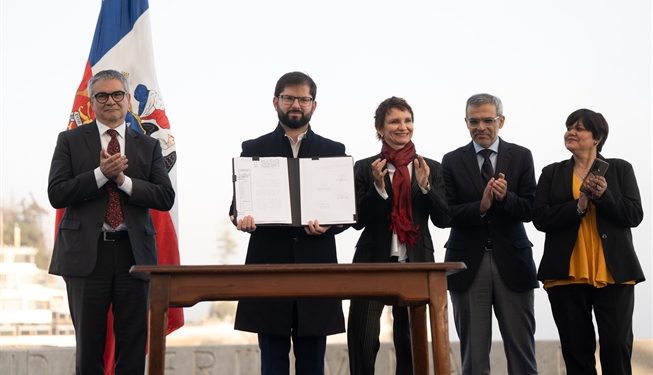 Presidente Boric promulga ley que fortalece persecución del narcotráfico