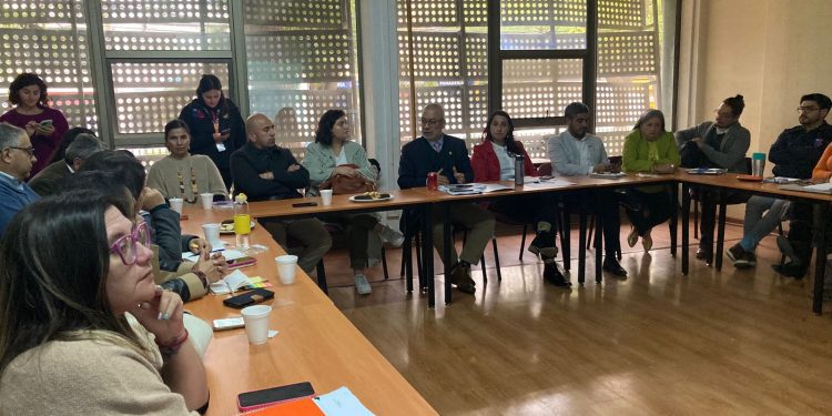 Autoridades de Educación se reúnen con municipios de los futuros SLEP