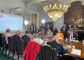 Proyecto de ley que reajusta el salario mínimo inicia segundo trámite en Senado