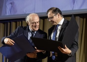 Universidad de Valparaíso otorga la calidad de profesor emérito a Agustín Squella