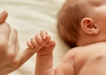 Villa Alemana: Menor de un año y medio está grave por presunto consumo de cocaína