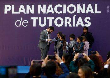Plan Nacional de Tutorías: Gobierno lanza campaña para convocar 20 mil voluntarios