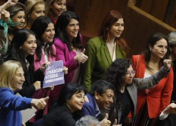 Hijos de víctimas de femicidio contarán con pensión gracias a nueva legislación