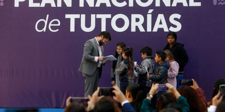 Plan Nacional de Tutorías: Gobierno lanza campaña para convocar 20 mil voluntarios