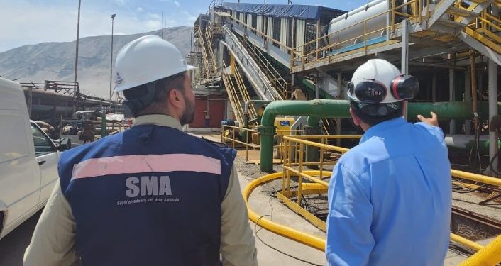 SMA fiscaliza a empresas de Quintero tras episodio de contaminación