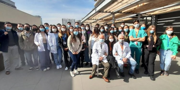 Hospital Gustavo Fricke recibe 46 médicos residentes becarios este 2023