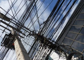 Iniciativa legal busca establecer obligación de soterrar los cables