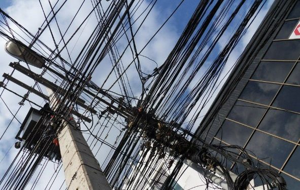 Iniciativa legal busca establecer obligación de soterrar los cables