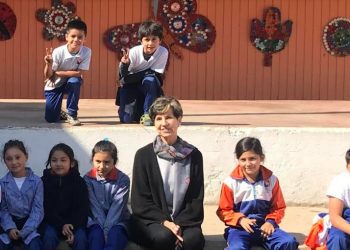 Senadora Allende lamenta robo en escuela Salvador Allende de Glorias Navales