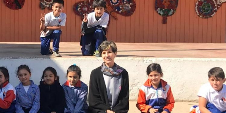 Senadora Allende lamenta robo en escuela Salvador Allende de Glorias Navales
