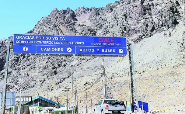 Cerca de 5.000 chilenos viajan diariamente a Mendoza a comprar en supermercados