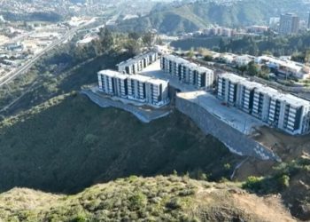 Polémica por construcción de edificios cerca de acantilado en Viña del Mar