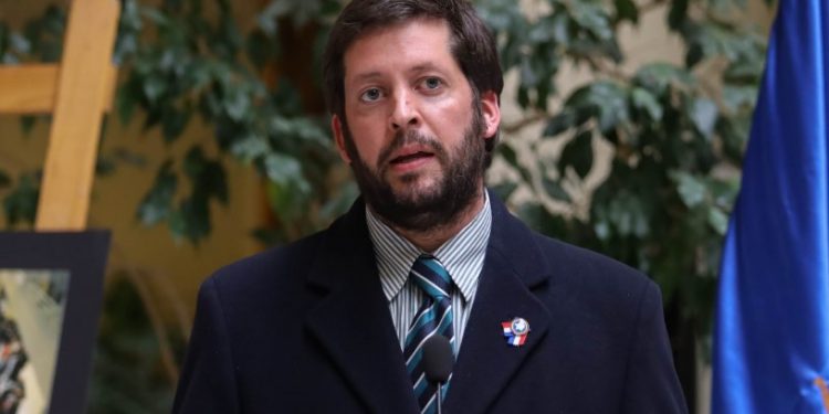 Republicanos votarán en contra de aumento del salario mínimo