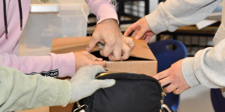 Mujer intentó quitarle su arma a militar en colegio de Puente Alto