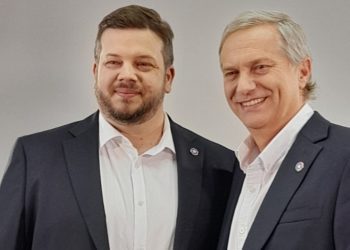 Diputado Káiser genera polémica por críticas a identificación de detenidos desaparecidos