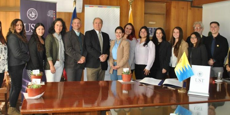 UST Viña del Mar y Municipalidad firman convenio sobre tenencia responsable de animales