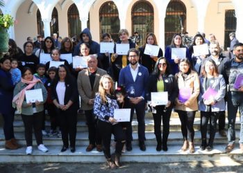 Lanzan programa piloto que reconoce labor de las cuidadoras