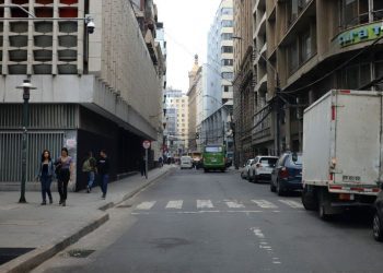 Valparaíso: Anuncian 400 millones para reparar calles