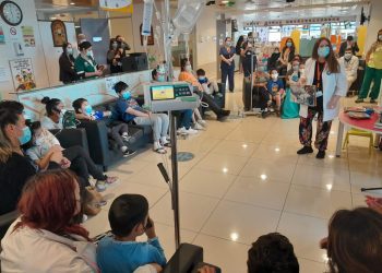 Biblioteca del Congreso dona libros para pacientes del Hospital Gustavo Fricke