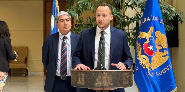 Diputado Guzmán: «La delincuencia se está apoderando de los estadios»