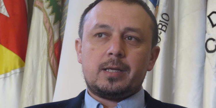 Diputado Cuello acusa intromisión de la embajada de EE.UU. en favor de Isapres