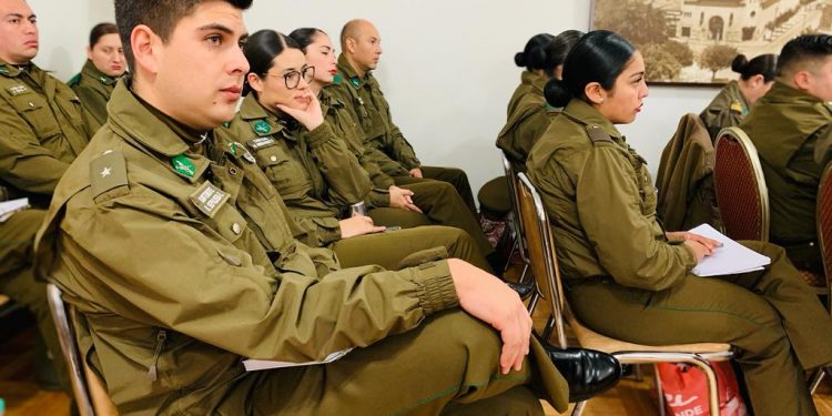 Carabineros se capacita en prevención e intervención ante situaciones de violencia de género