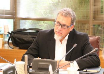 Senador Lagos Weber pide nueva ley para tener nueva regulación del gas