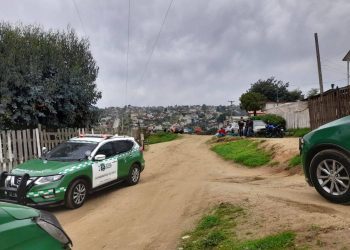 Carabineros evita toma de terreno en Miraflores