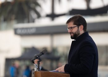 Presidente Boric destaca disminución de 32% en listas de espera