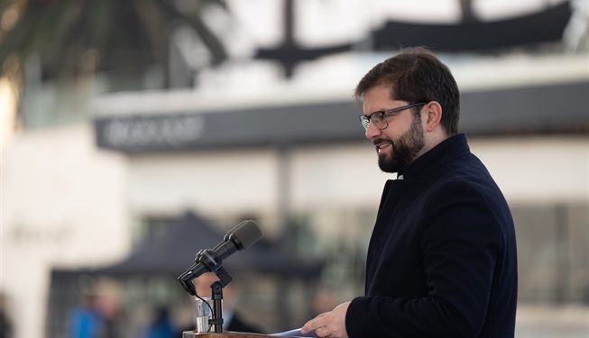 Presidente Boric destaca disminución de 32% en listas de espera