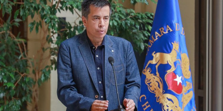 Diputado Celis pide explicaciones por soluciones a pobladores de toma desalojada en Viña del Mar