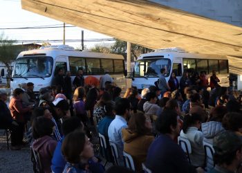 Gobierno Regional de Valparaíso realiza entrega de dos buses para adultos mayores de La Calera