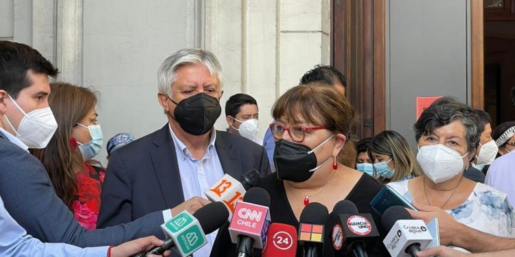 Colegios Profesionales siguen buscando tuición de la ética en nueva constitución