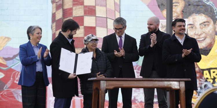 Gobierno envía al Congreso proyecto que aumenta en 60 mil el bono invierno