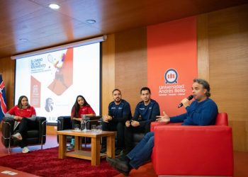 Fernando González expuso en charla sobre alto rendimiento en UNAB Viña del Mar