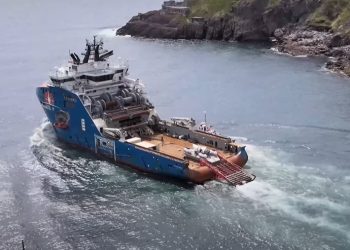 Desaparece submarino que llevaba a turistas a ver restos del Titanic