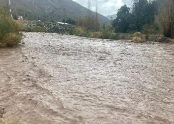 Alta turbiedad en el río Aconcagua obliga a realizar corte de agua potable en sectores de Los Andes
