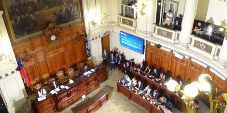 Experto advierte que será complejo que anteproyecto de Comisión de Expertos sea aprobado