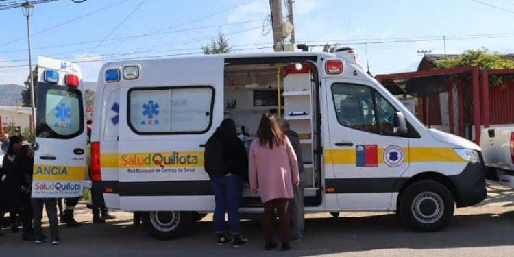 Salud Municipal de Quillota recibe una ambulancia, dos camionetas y módulos inflables