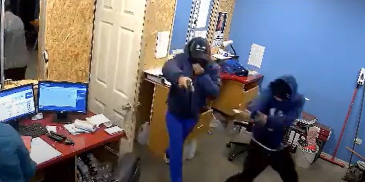 Reinaldo Sánchez denuncia ola de robos contra garitas y anuncia posible paralización de micros