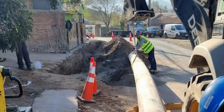 Esval avanza en renovaciones de redes en comuna de Santa María