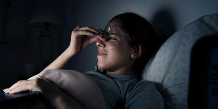 Experta entrega consejos para un sueño reparador