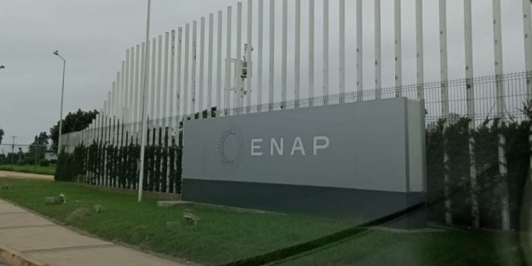 SMA formula cargo grave contra ENAP por superar límite de emisiones