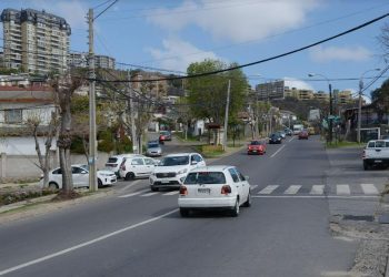 Viña del Mar: Instalarán semáforo en concurrido cruce de Agua Santa