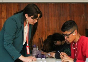 Enseña Chile abre postulaciones al programa que busca formar nuevos profesores