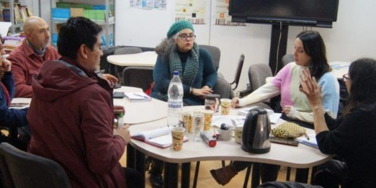 Seremi de Educación se reúne con comunidad de Puchuncaví ante episodios de contaminación